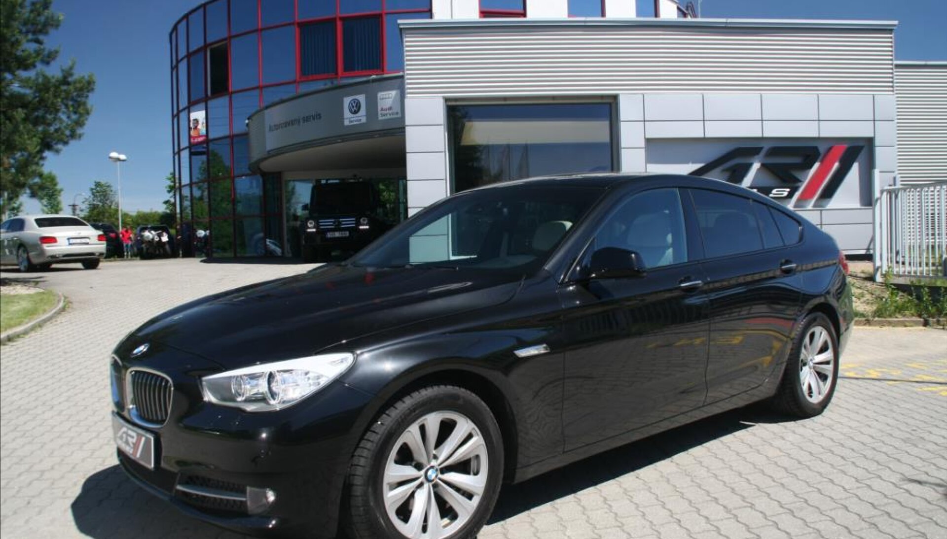 BMW Řada 5 GT 530d xDrive, asistenty, kamera, panorama