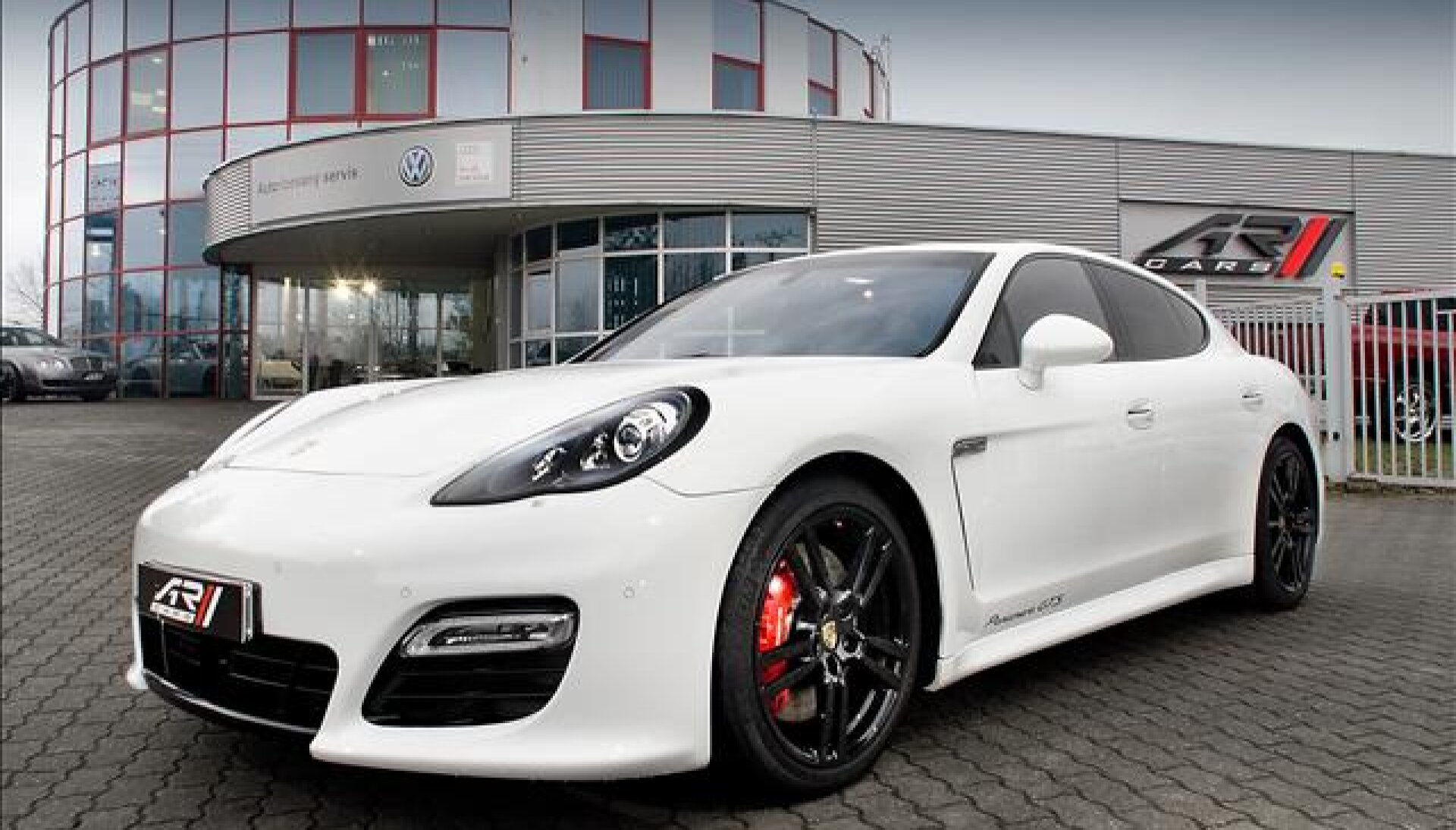 Porsche Panamera 4.9 GTS Exclusive Individual