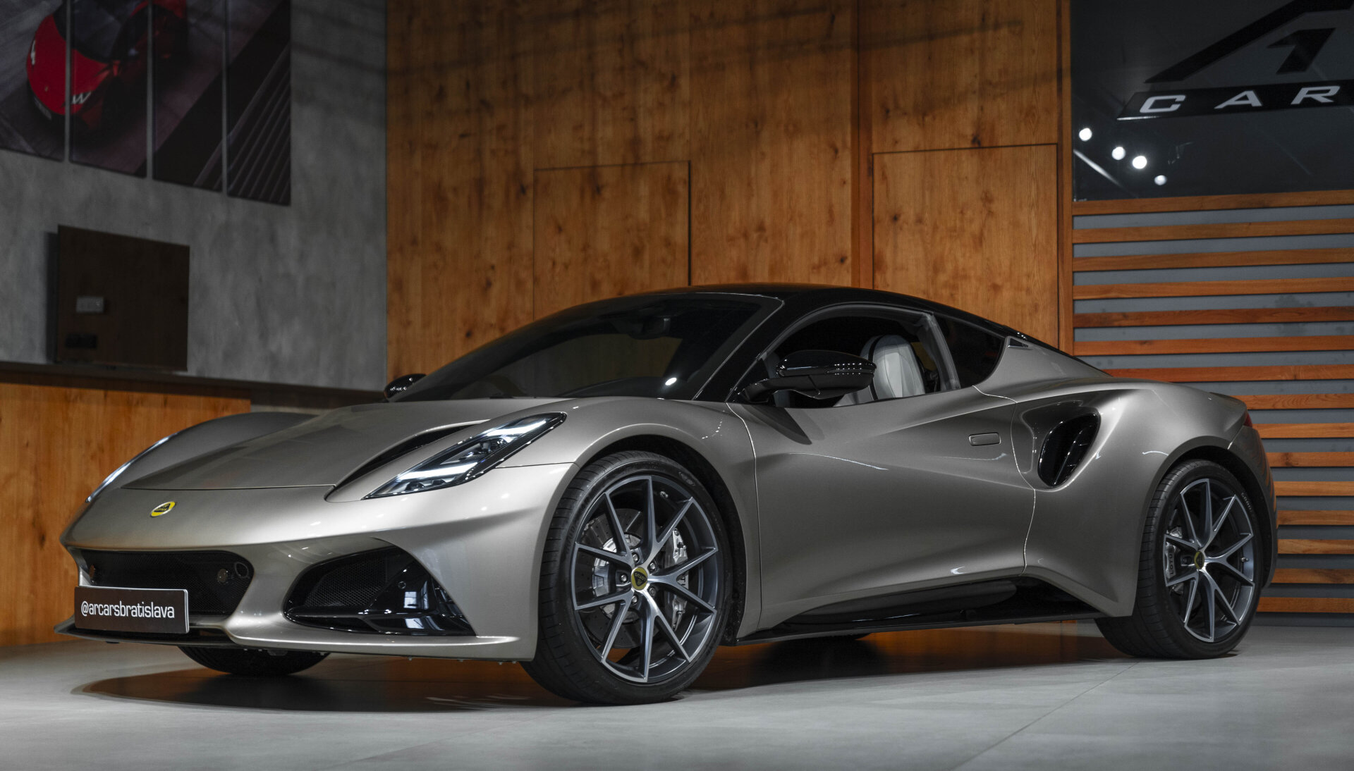 Lotus Emira V6 First Edition, KEF, ZÁRUKA