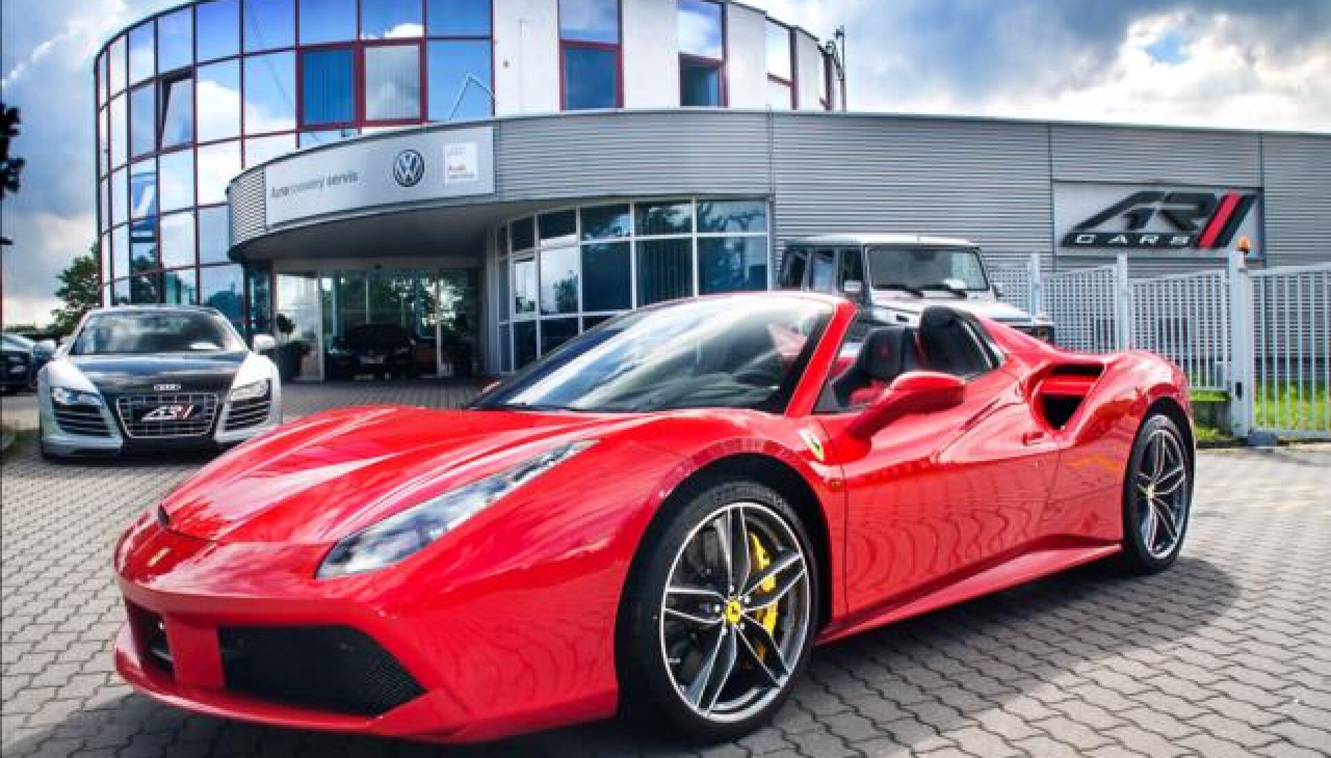 Ferrari 488 Spider, karbonová sedadla, kamera, skladem
