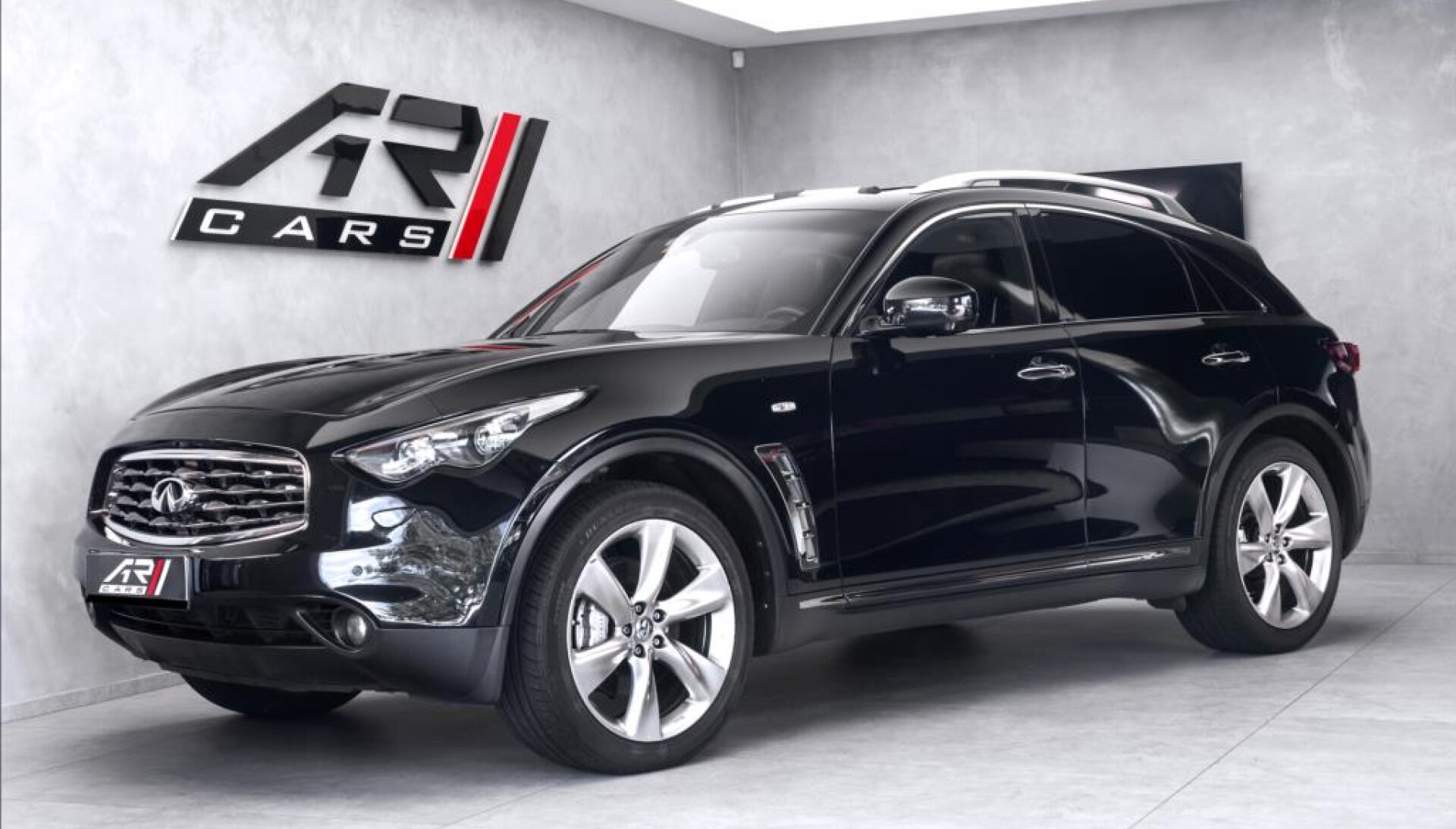Infiniti FX30 Premium V6 3.0 diesel , ventilace, navigace