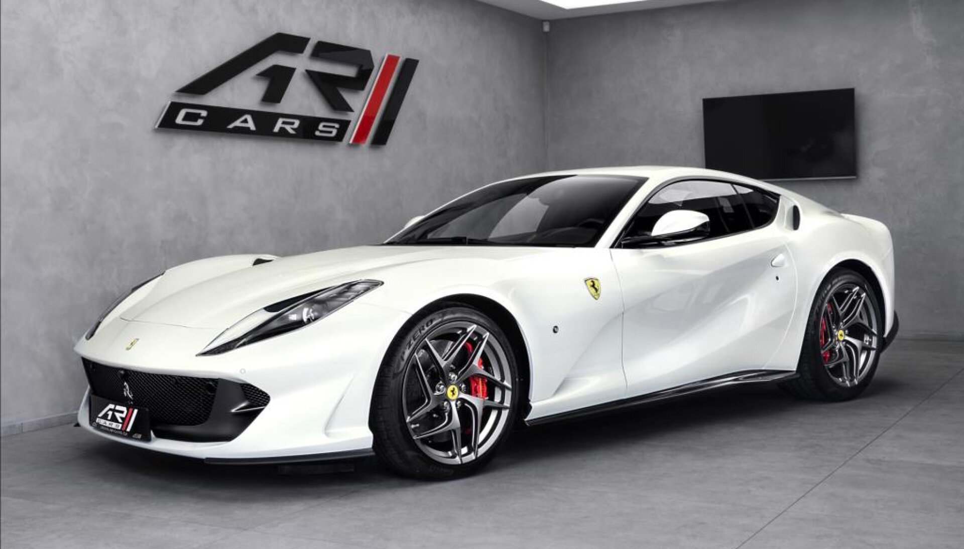 Ferrari Ostatní 812 Superfast, karbon paket