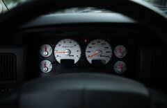 Dodge 8,3 RAM SRT-10, MANUÁL, 507 PS