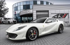 Ferrari Ostatní 812 Superfast, karbon paket