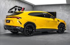 Lamborghini Urus V8 Night, panorama, 23" kola, B&O, 360°