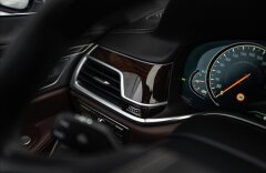 BMW Řada 7 6,6 M760 i L xDrive V12, PANORAMA, B&W