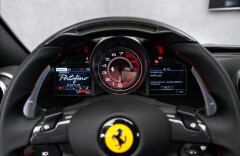 Ferrari Portofino Rosso Portofino, karbon/LED, Alcantara