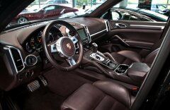 Porsche Cayenne Turbo keramiky, PDCC, panorama, ventilace, Bose