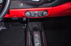 Ferrari 488 Spider, karbonová sedadla, kamera, skladem