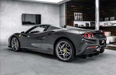 Ferrari F8 3,9 F8 spider V8, Lift, racing sedačky, kamera, CZ