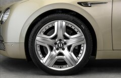Bentley Continental Flying Spur W12 Muliner, entertainment, CZ
