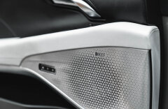 Lotus Emira V6 First Edition, KEF, ZÁRUKA