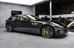 Ferrari FF FF  V12 bicolor, Daytona, kamera, CZ