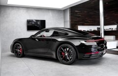 Porsche 911 992 Carrera S, Výfuky, Asistenty