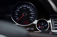 Audi A8 4.2 TDI quattro, B&O, ACC, masáže, softclose
