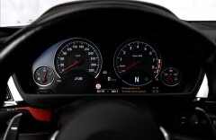 BMW M4 coupe, LED, asistenty, kovaná kola, 520PS