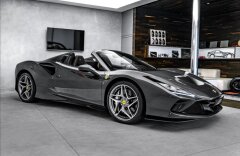 Ferrari F8 3,9 F8 spider V8, Lift, racing sedačky, kamera, CZ