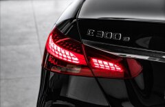 Mercedes-Benz Třídy E E 300 e 4MATIC Avantgarde