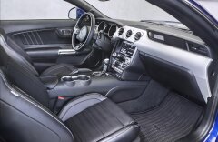 Ford Mustang GT 5.0 V8 Premium, výfuky Borla, kovaná 20" kola