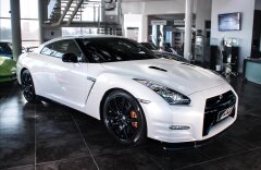 Nissan GT-R Black edition, Recaro, Kamera
