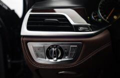 BMW Řada 7 6,6 M760 i L xDrive V12, PANORAMA, B&W