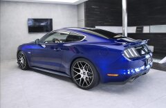Ford Mustang GT 5.0 V8 Premium, výfuky Borla, kovaná 20" kola