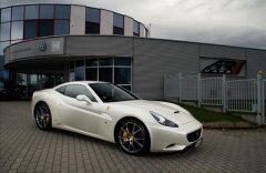 Ferrari California Bianco Fuji Magneride