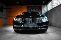BMW Řada 7 6,6 M760 i L xDrive V12, PANORAMA, B&W