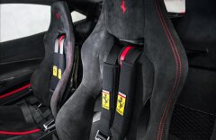 Ferrari 488 Pista coupe, JBL, lift, navigace