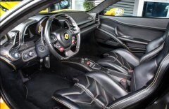 Ferrari 458 Italia, karbon paket, titan. výfuky, top stav