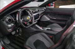 Ferrari Portofino Rosso Portofino, karbon/LED, Alcantara