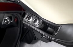 McLaren MP4-12C 3.8 twin turbo, karbon paket, lift systém