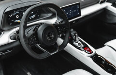 Lotus Emira V6 First Edition, KEF, ZÁRUKA