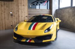 Ferrari 488 Pista, karbon, lift, JBL, tricolore