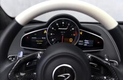 McLaren MP4-12C 3.8 twin turbo, karbon paket, lift systém