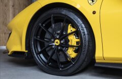Ferrari 488 Pista, karbon, lift, JBL, tricolore