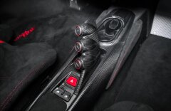 Ferrari 488 Pista coupe, JBL, lift, navigace