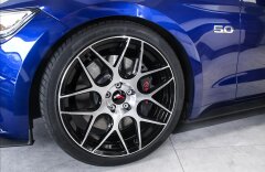 Ford Mustang GT 5.0 V8 Premium, výfuky Borla, kovaná 20" kola