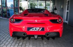 Ferrari 488 Spider, karbonová sedadla, kamera, skladem