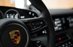 Porsche Taycan Turbo S, keramiky, karbon, PDCC, Matrix