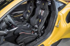 Ferrari 488 Pista, karbon, lift, JBL, tricolore