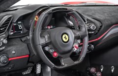 Ferrari 488 Pista coupe, JBL, lift, navigace