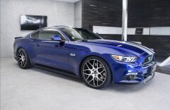 Ford Mustang GT 5.0 V8 Premium, výfuky Borla, kovaná 20" kola