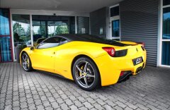 Ferrari 458 Italia, karbon paket, titan. výfuky, top stav