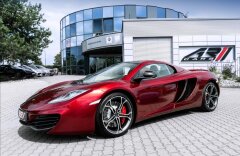 McLaren MP4-12C 3.8 twin turbo, karbon paket, lift systém