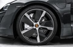 Porsche Taycan Turbo PDCC, pano, noční vize, 360°