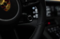 Porsche Taycan Turbo S, keramiky, karbon, PDCC, Matrix