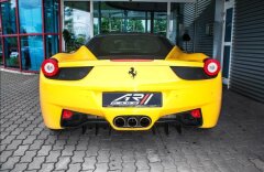Ferrari 458 Italia, karbon paket, titan. výfuky, top stav