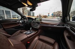 BMW Řada 7 6,6 M760 i L xDrive V12, PANORAMA, B&W