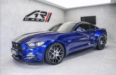 Ford Mustang GT 5.0 V8 Premium, výfuky Borla, kovaná 20" kola